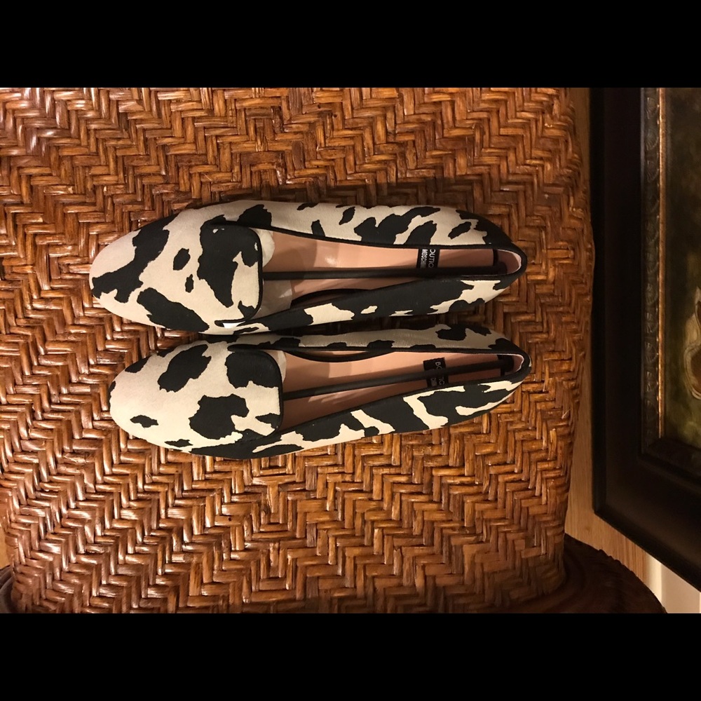 Moschino Monochrome Loafer Pumps in US11.